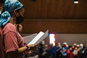 Students worship at convocation