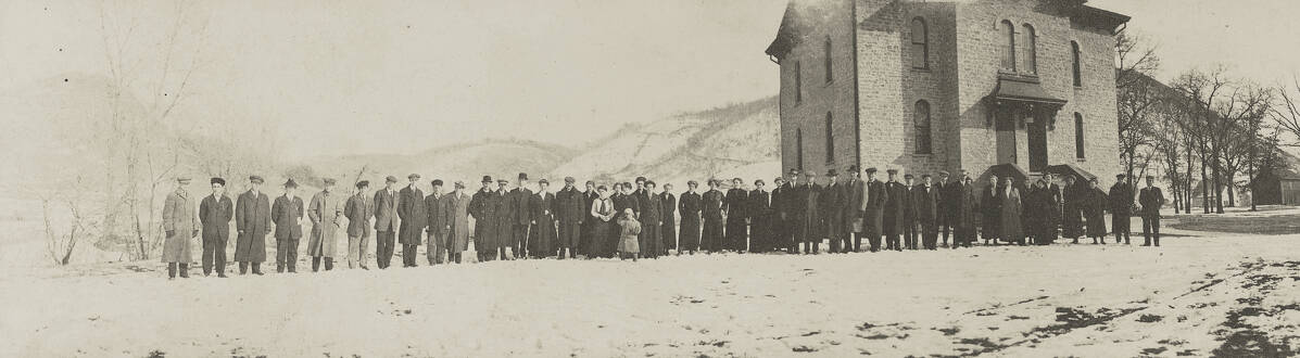 1914 Students at Norwegian Church School Rushford, MN 1