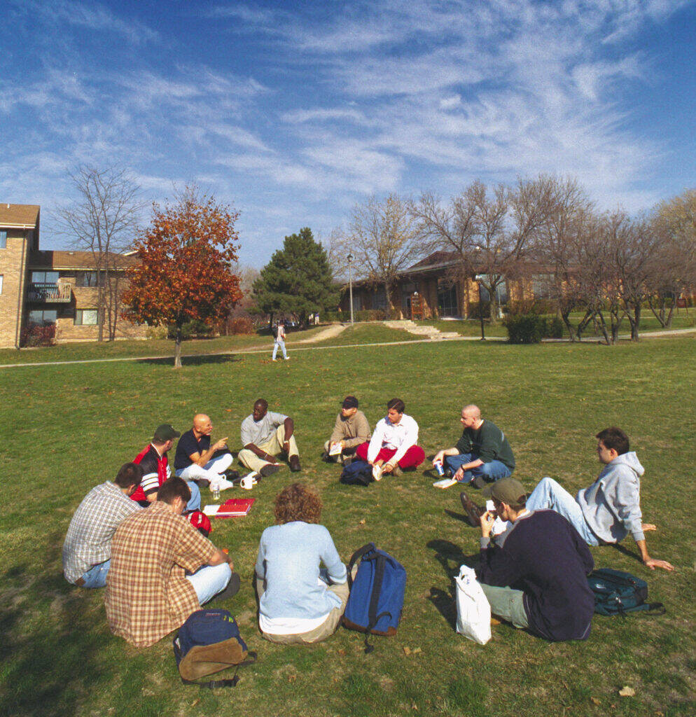 2000 Circle Class Outside